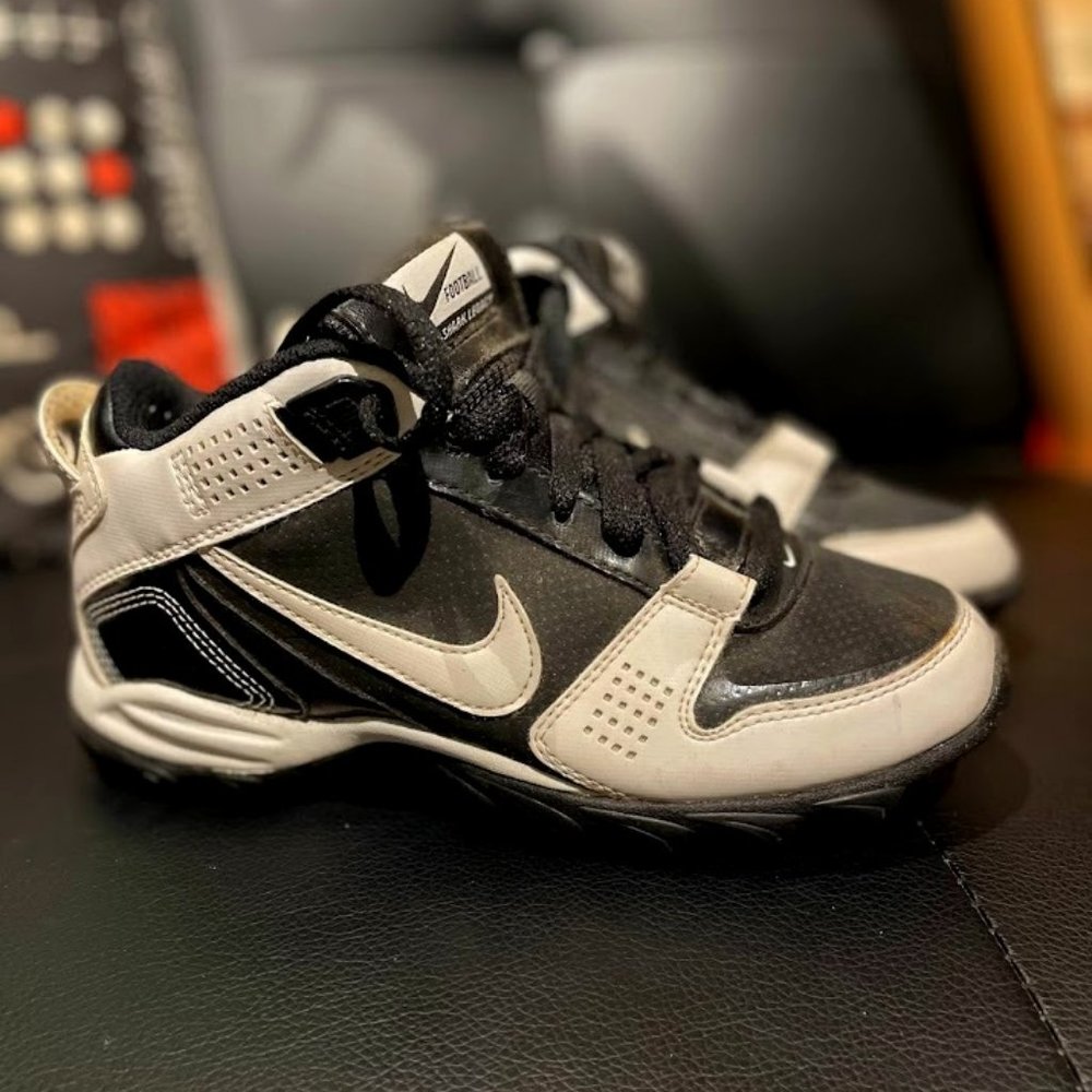 Nike Land Shark Legacy Black/White Cleats 3Y  3 Youth